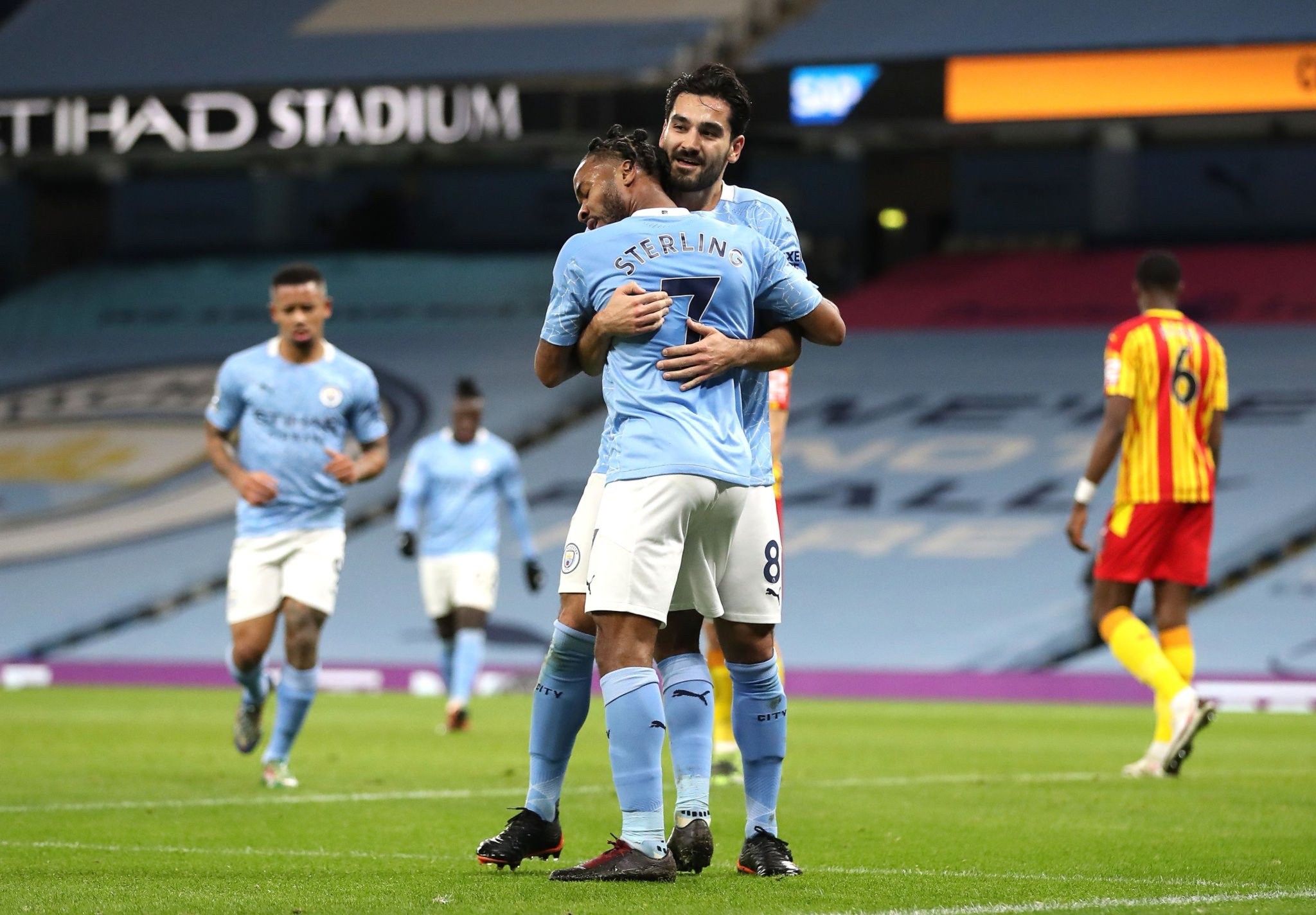 持这一策略 持这一策略